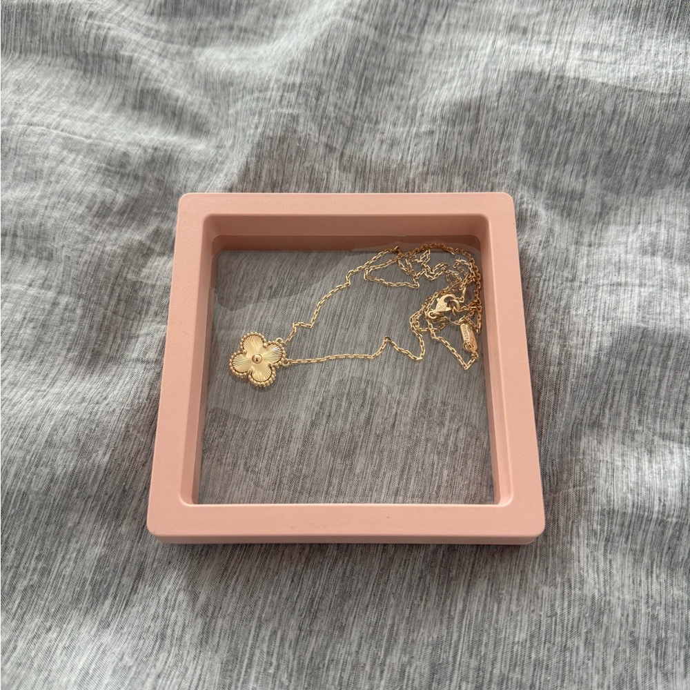 Elegant 18K Gold Plated Flower Necklace